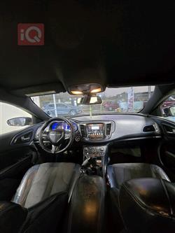 Chrysler 200